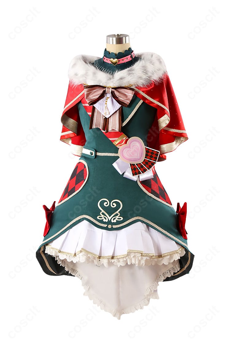 草薙寧々 クイーン・オブ・ハート衣装の側面。マントの落ち感、スカートのボリューム、フィット感のバランスを確認できる角度。