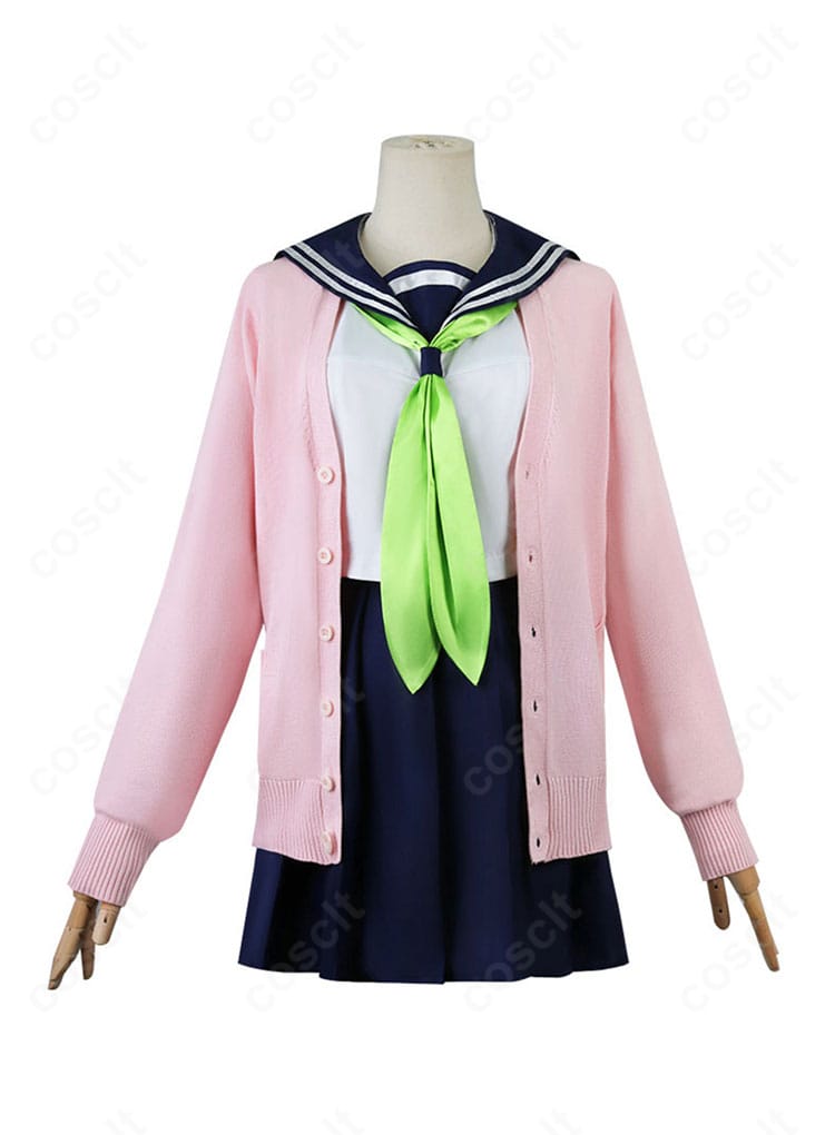 狸小路絹 コスプレ制服の正面全身。コートとトップス、ネクタイの配色やシルエットを詳細に確認。