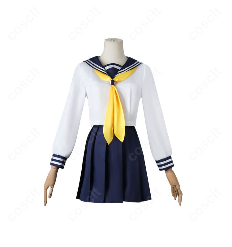 刺繍やアクセサリーの接写。胸元の装飾と繊細なステッチが質感高く仕上がっている様子。