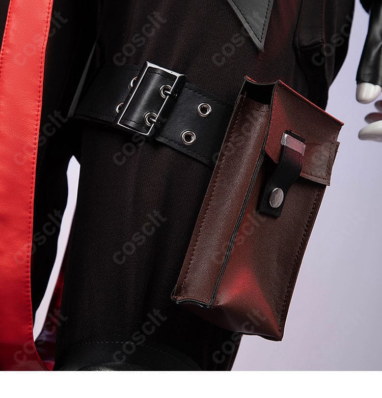 ウンファ コスプレ衣装 太もも部のポーチ装飾。実用的な見た目を再現したディテール画像。