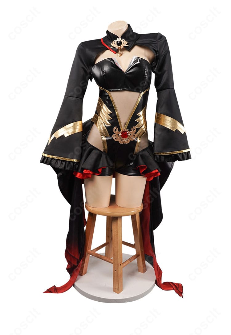 宝鐘マリン 魔法少女ホロウィッチ衣装の正面全体。レオタードとトップス、襟飾りの配置が分かる画像