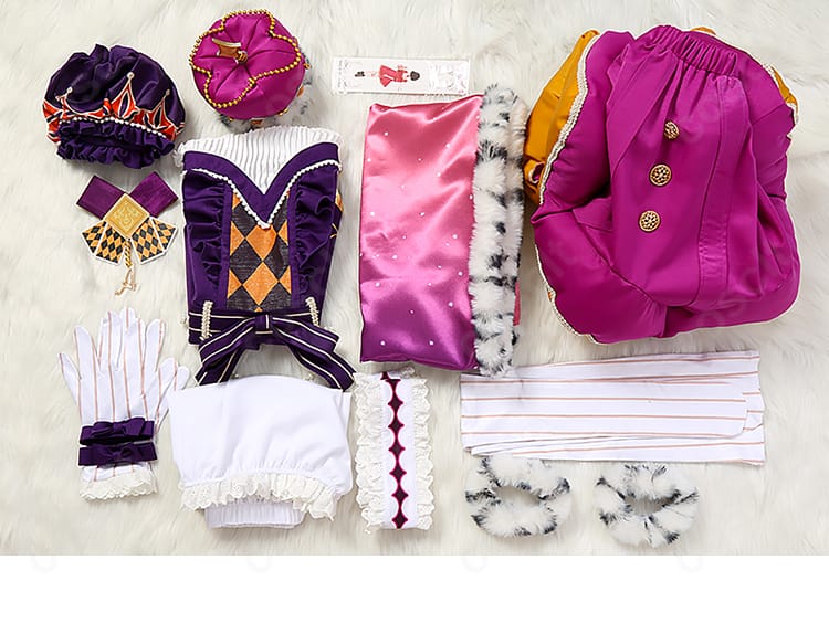 鳳えむ クイーン・オブ・ダイヤ衣装のセット内容一覧。トップス・マント・帽子など一式を俯瞰。