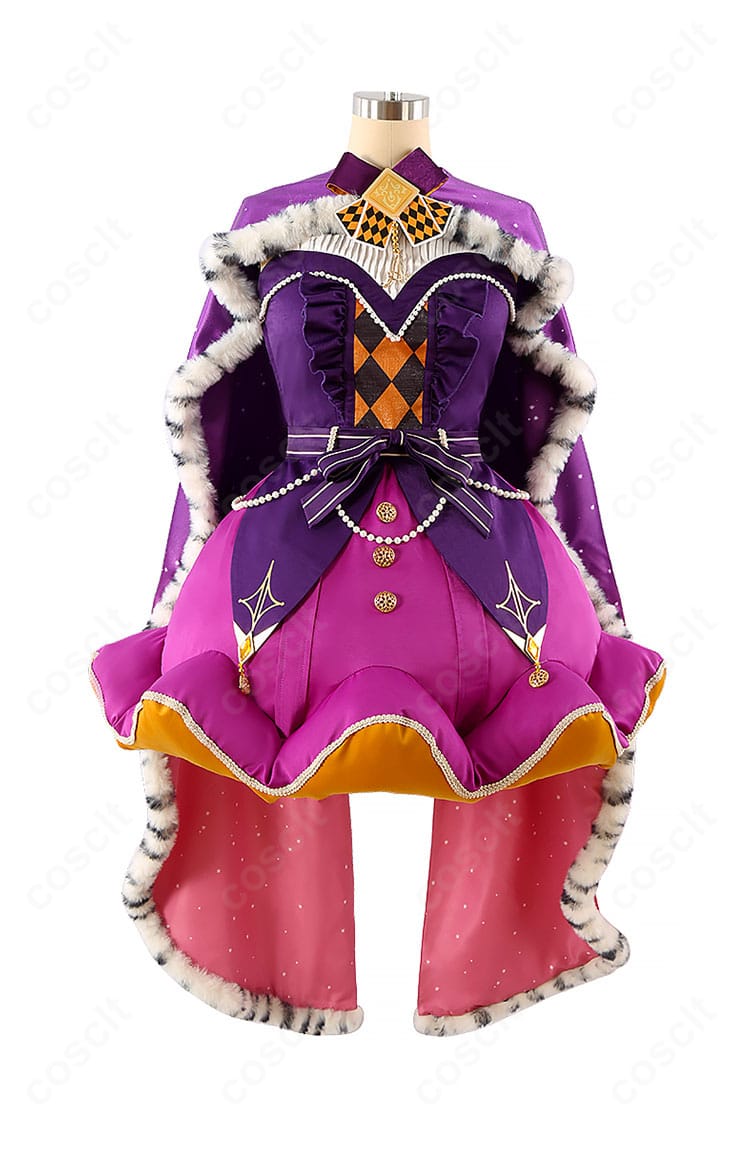 鳳えむ クイーン・オブ・ダイヤ衣装 正面全身。マントとスカート、刺繍とリボンが映える豪華な佇まい。