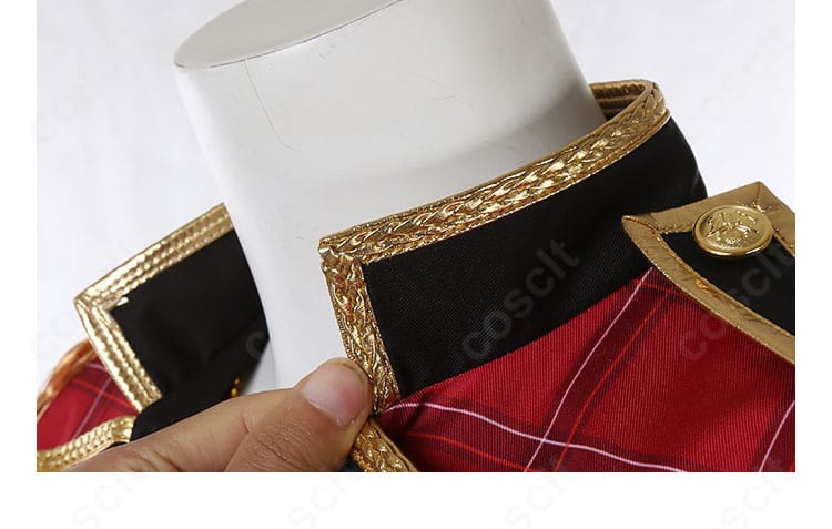 Trickstar衣装の襟周り装飾を強調した近接画像。カラー配分と金具の質感が伝わる。