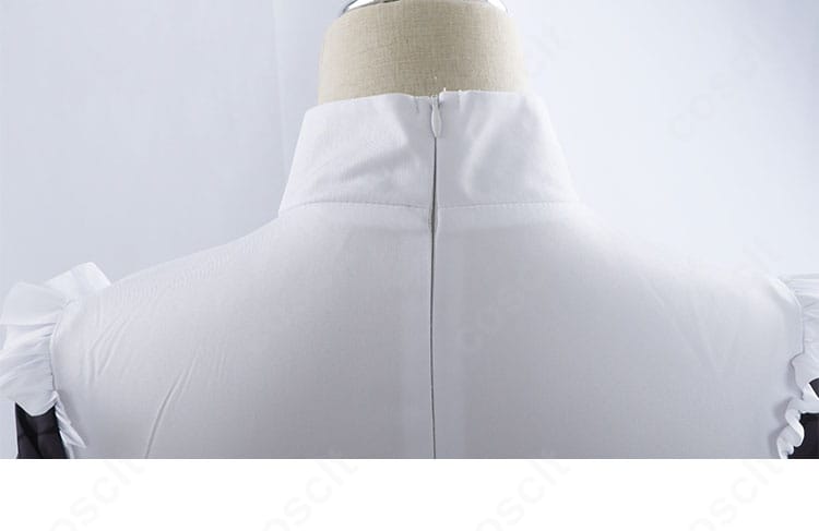 一伊那尓栖 新衣装コスプレのチェーンパーツ詳細、金具の質感と配置を確認