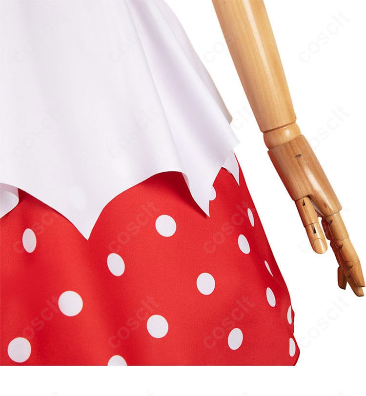 【推しの子】有馬かな コスプレ衣装のスカート裾ディテール。パイピングとヘムラインの仕立てが分かる。