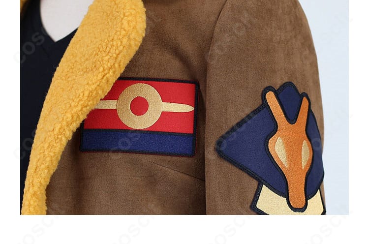 肩袖装飾のクローズアップ。肩章とラインの色味・縫い目が整った仕上げで、写真映えする立体感。