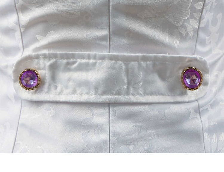 背面ヨークとウエスト周りのディテール。縫製ラインとフレア感が分かるエミリア衣装。