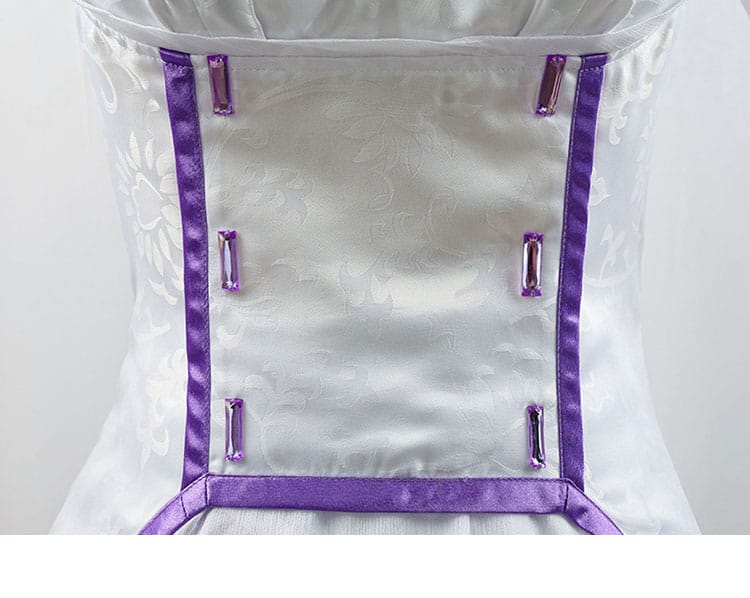 腹部の装飾ディテール。中心パーツと配色ラインが際立つエミリア衣装。