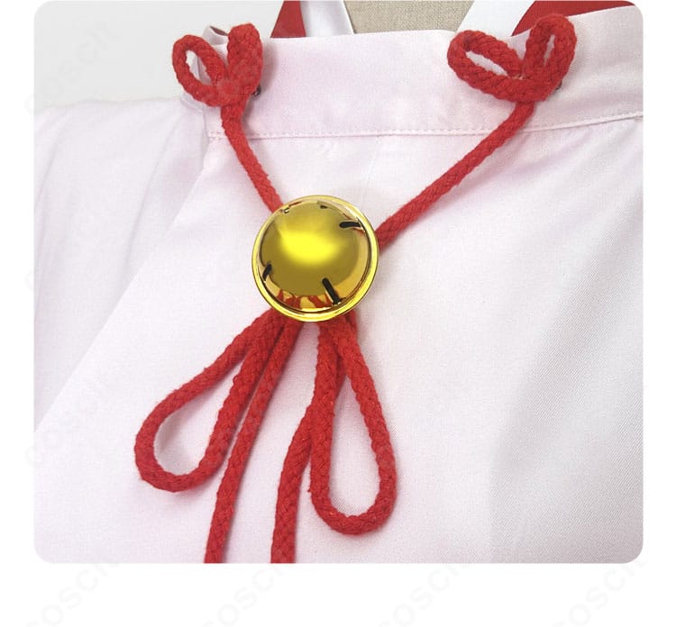 雫 コスプレ衣装 鈴アクセサリーの接写。可愛らしい鈴と紐飾りが和装の雰囲気を引き立てるディテール