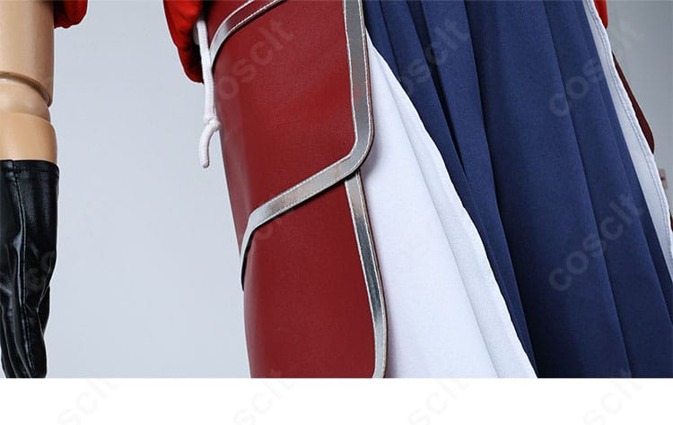 右側腿部の装飾アップ。プレート風パーツとステッチワークが映える姫川大輝コスチュームの特徴。