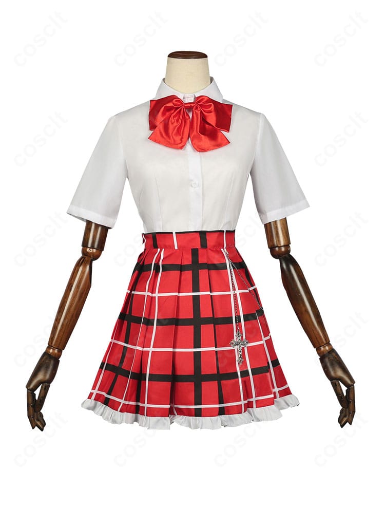 小鳥遊六花 夏服コスプレ衣装のシャツ正面ディテール。襟元と前立ての仕立て感を示すクローズアップ