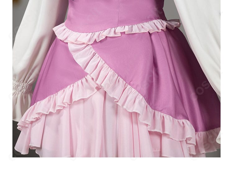 スカートのフリル装飾クローズアップ。動きに合わせて映える華やかなボリューム感。