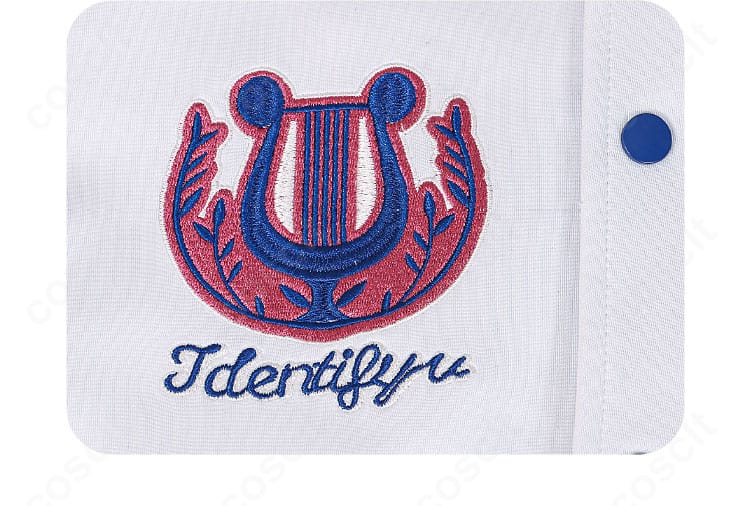 第五人格 傭兵の胸元ロゴ装飾。質感のあるモチーフで世界観を表現。