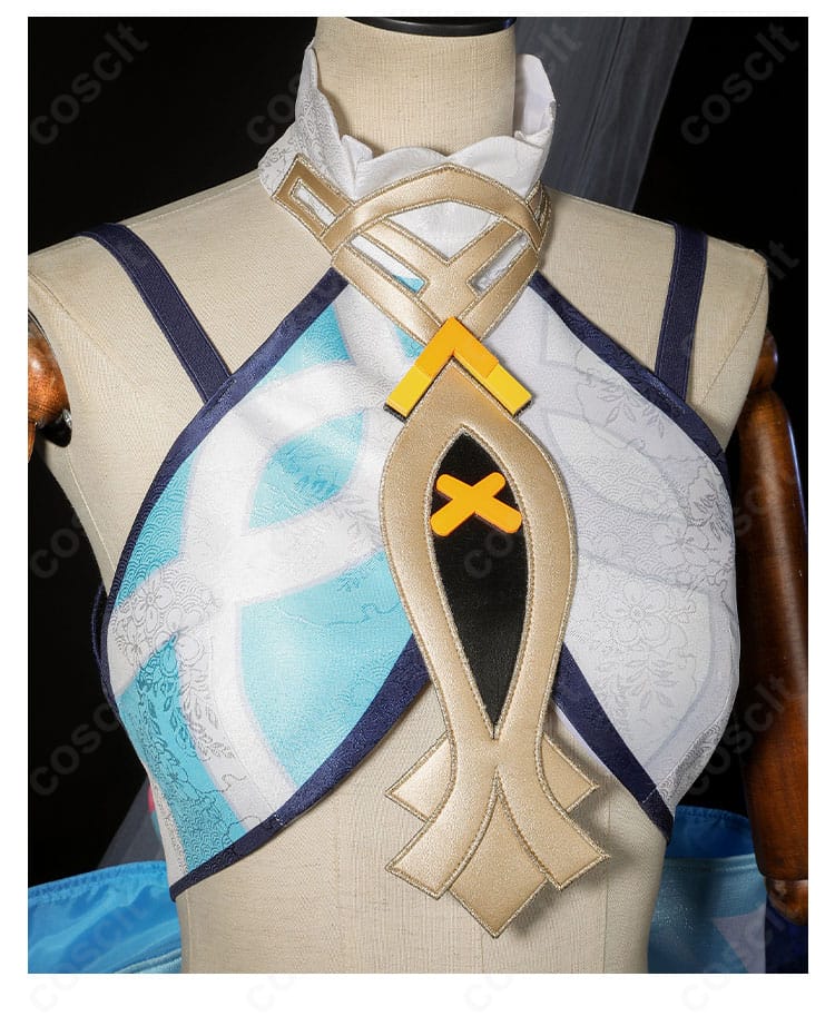 ムアラニ衣装の服装装飾アップ。神の目飾りや金具・モチーフの精緻なディテール。