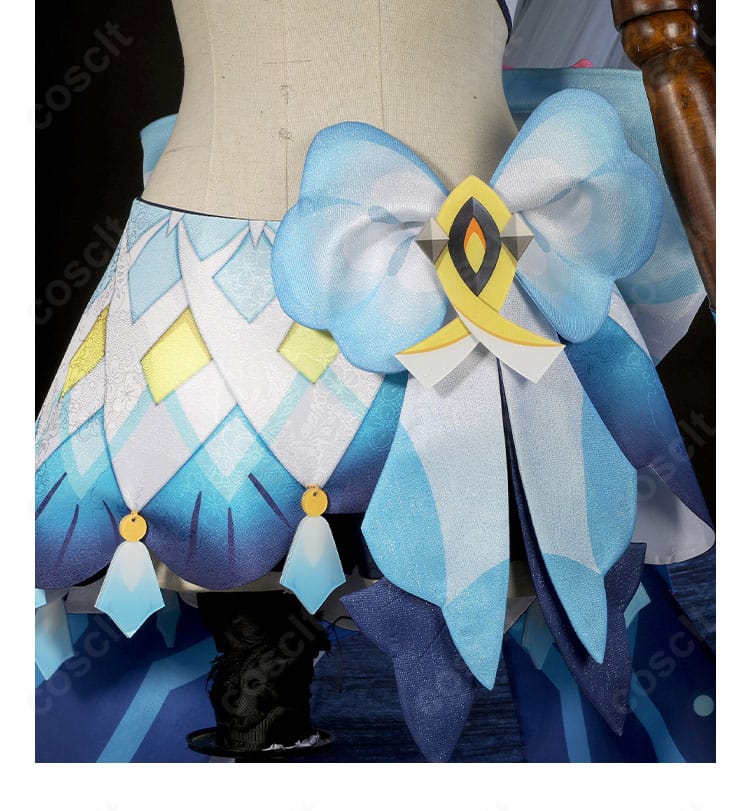 ムアラニ衣装の腰飾り蝶結び。ボリューム感と結び目の美しい仕立て。