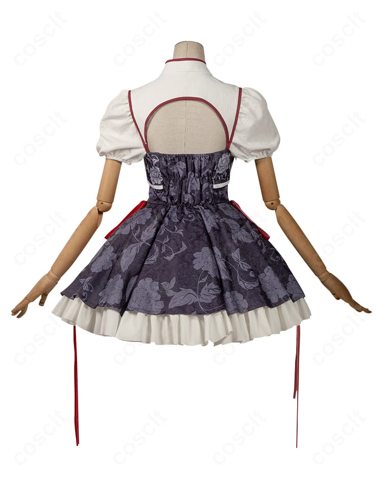 クルル・ツェペシ衣装の背面。背面開閉仕様と刺繍装飾の配置が分かる角度。