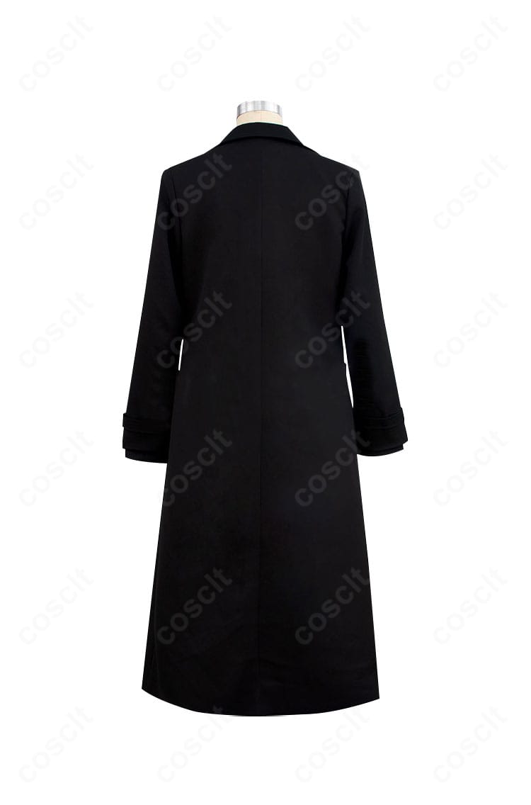ブルーアーカイブ ニヤニヤ教授 コスプレ衣装の背面。コートの後ろベンツや切り替え、背中のシルエットを詳細に確認できる画像。