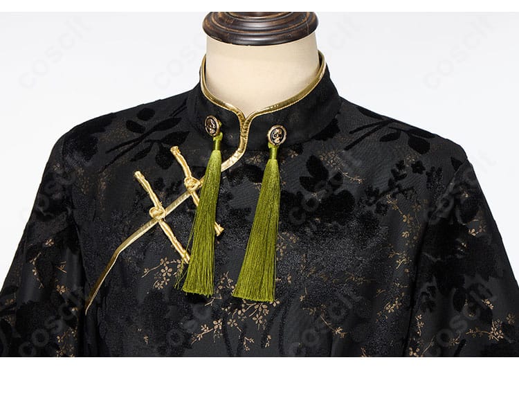 斜め襟のデザイン拡大。テスカトリポカ特有の襟形状とステッチワークの質感が分かる。