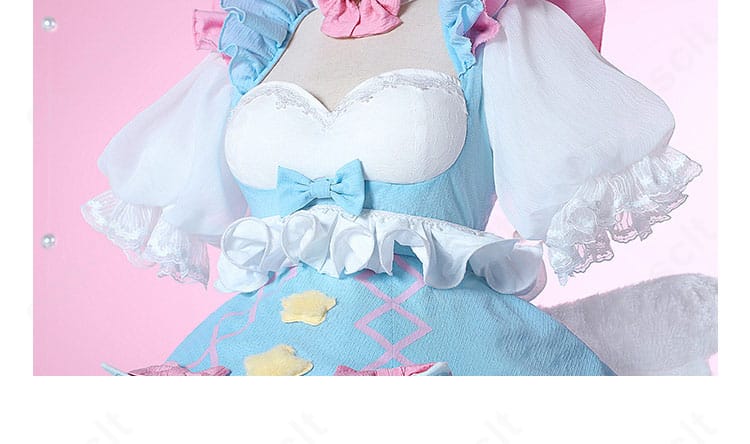 ビーズ刺繍と装飾パーツの近接。チョーカー周りの質感ときらめきが分かる詳細画像