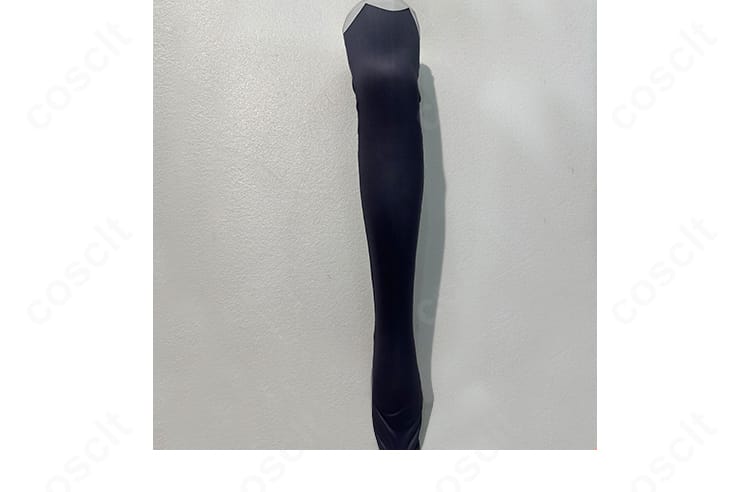 ヴァギー コスプレの脚部コーデ例(レッグウォーマー)。質感とシルエットの詳細