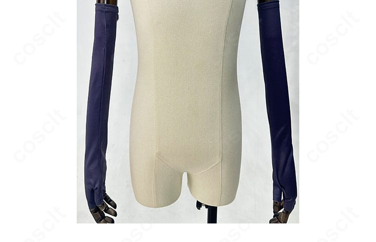 ヴァギー コスプレに合わせた手袋のコーデ例。素材感とフィット感の見本