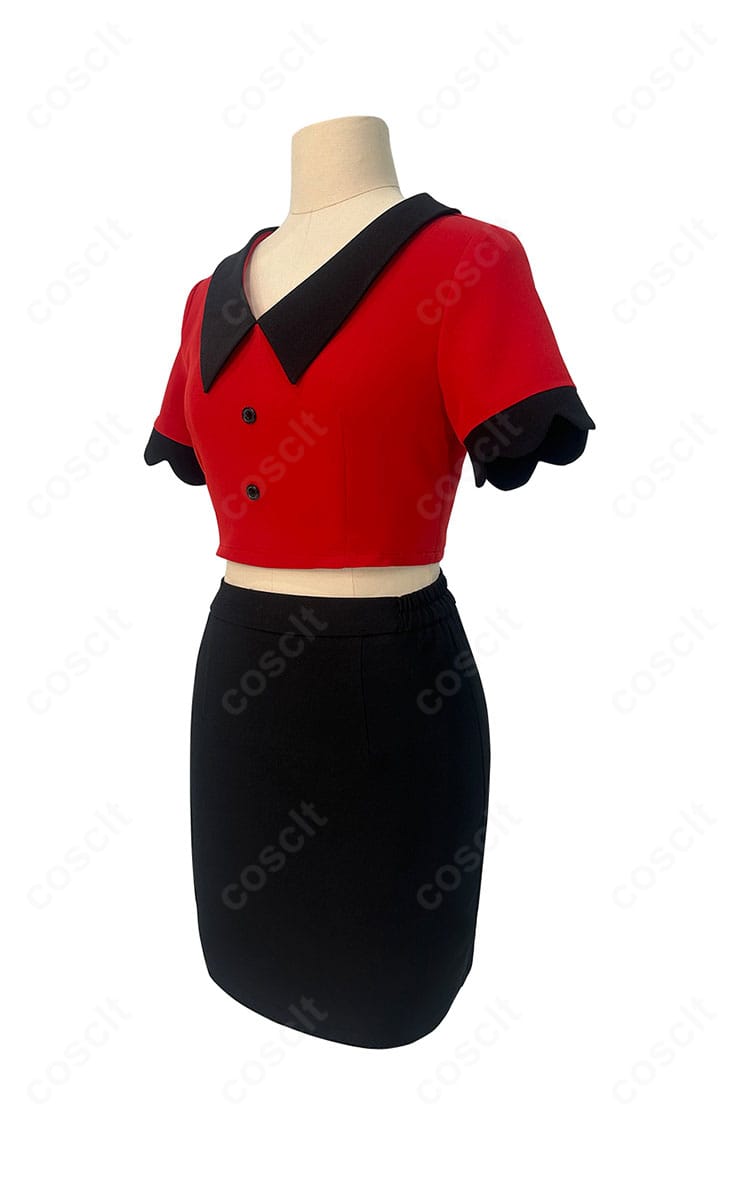 ヴァギー コスプレ衣装の側面。ラインと丈感、サイドのディテールを強調