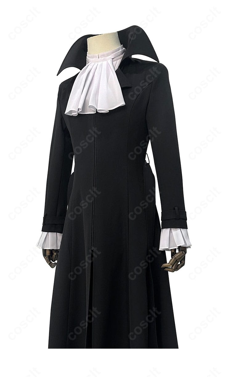 芥川龍之介コスプレ衣装 サイドビュー。ロングコートのシルエットと着用時のフィット感を確認できる角度。