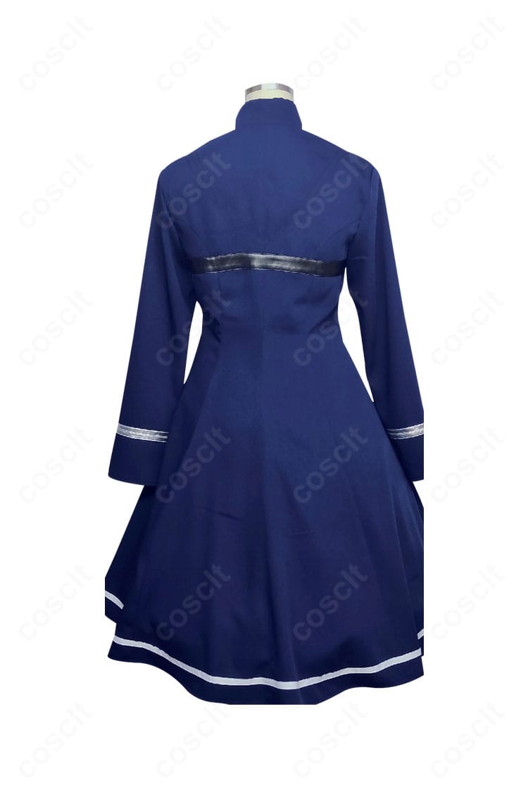 小鳥遊ホシノ 制服コスプレの背面。はだけにくい留め構造と背面ディテールを確認できるカット。