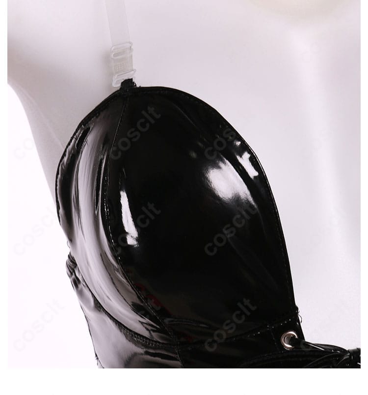 猫耳コスプレ衣装の装飾ディテール。刺繍風の意匠やリボン装飾が強調された近接写真。