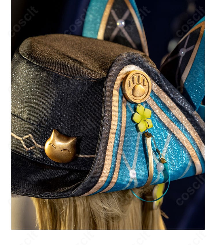 帽子側面の装飾ディテール。側面パーツと縁取りの質感を強調