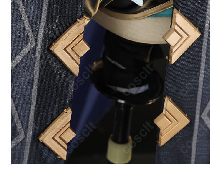 裾装飾のディテール。縁取りと柄配置を確認できるクローズアップ