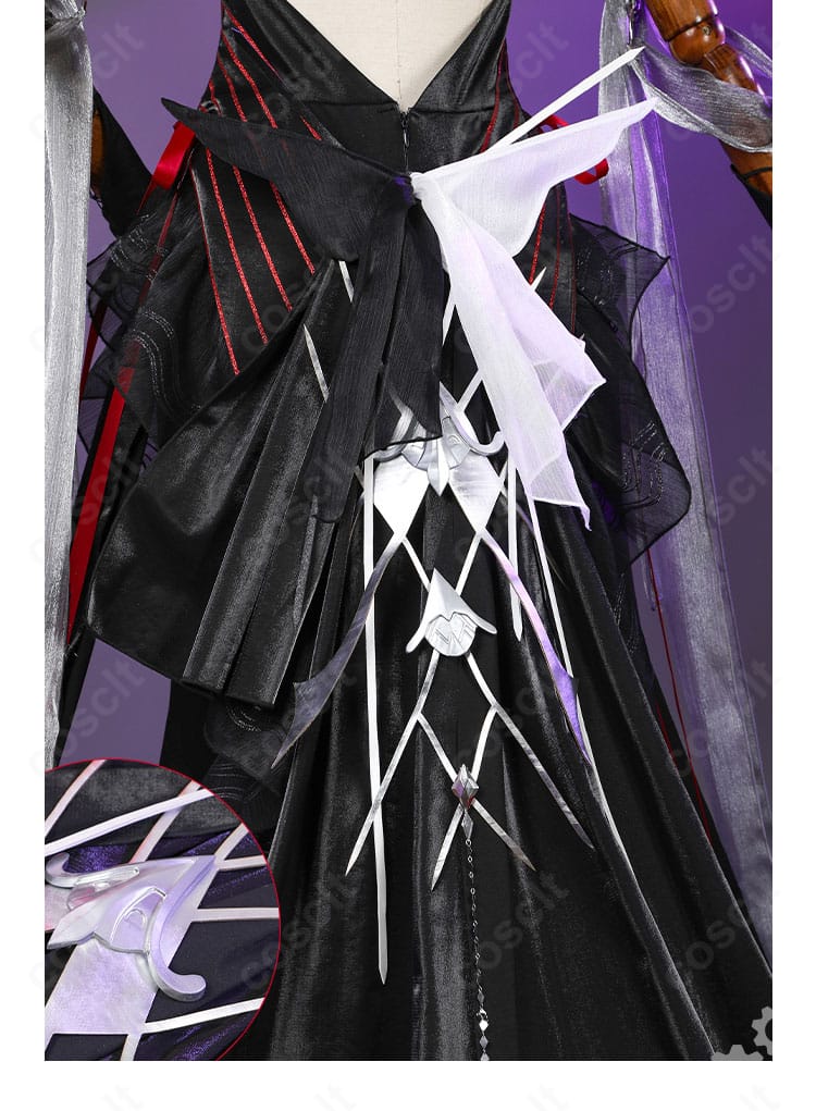 背面スカートの縫製とパーツ固定部の詳細。安定感のある仕立て