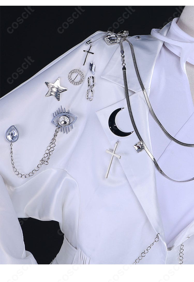 肩と袖口の装飾ディテール。ステッチとパーツの取り付け精度を確認できる近接写真