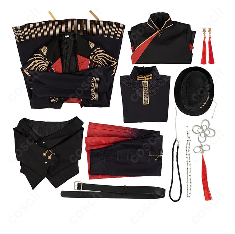 星街すいせいコスプレ衣装のセット内容一式。コート×2、トップス×2、スカート、帽子、ベルト、飾り各種を並べた内容確認用。