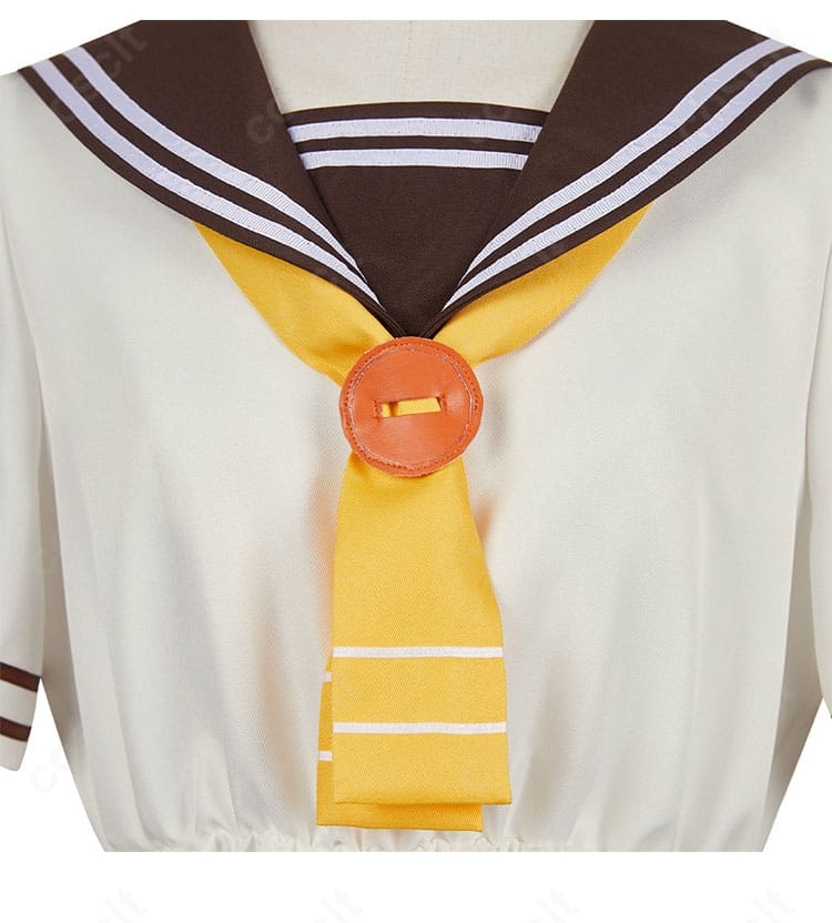 温水佳樹コスプレ衣装のネクタイ／スカーフ部分拡大。刺繍風の装飾と結び目のデザインが見えるアップ。