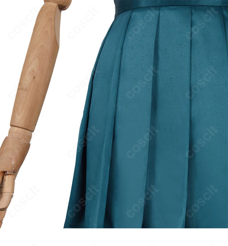 スカート部分のディテール。程よいボリュームで動きに合わせて美しく揺れる。