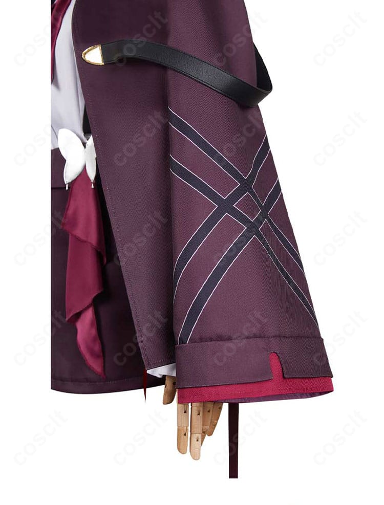 袖口装飾の近接。ステッチとパーツ配置でクオリティを表現。