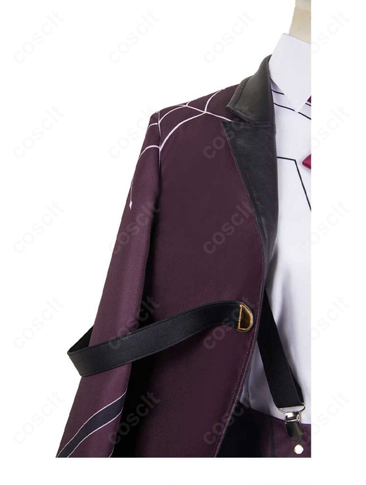 肩から袖にかけての装飾ディテール。縫製ラインと意匠の作り込みが確認できる。