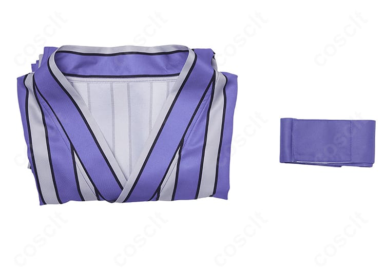 浴衣背面装飾のクローズアップ。背中心の整ったラインと帯の位置関係を確認。