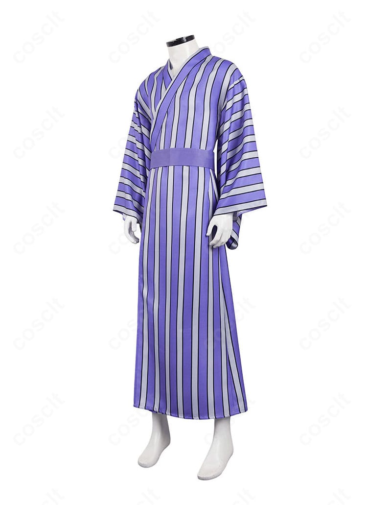 保科宗四郎 浴衣コスプレの左側面。裾の分量とシルエットのバランスを確認できる写真。