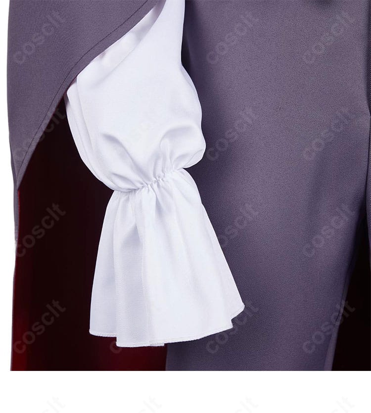 ミスルン 吸血鬼衣装の袖口ディテール。上品な刺繍とカフの形状を示すクローズアップ画像。