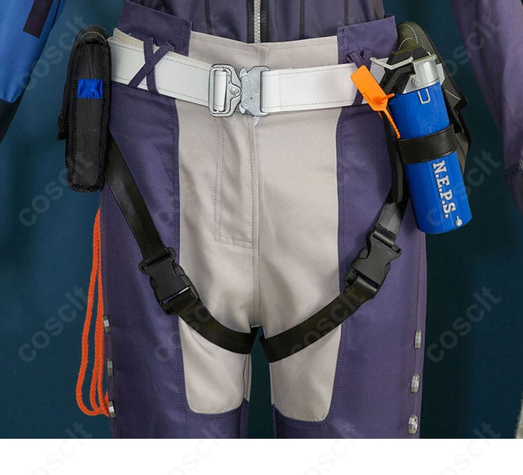 セス・ローウェル衣装 ズボンの装飾詳細。素材感とパーツ配置、ライン取りを確認できる。