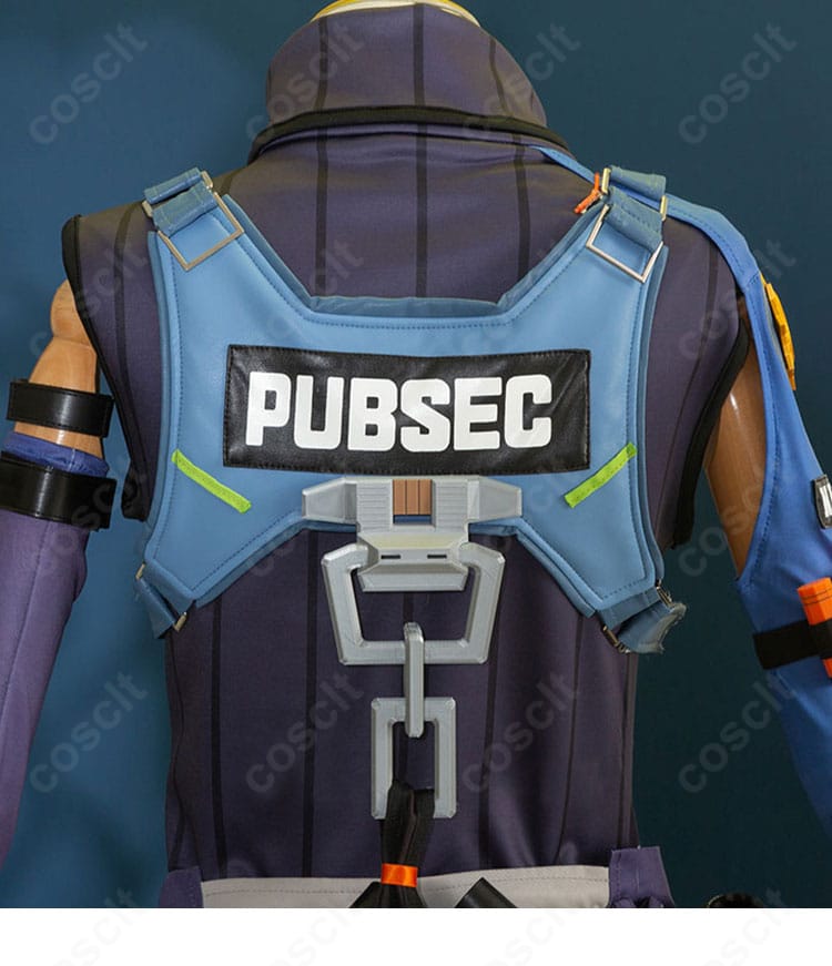 セス・ローウェル衣装 背面ディテール。背中の装飾構成とシルエットの情報量が分かる。