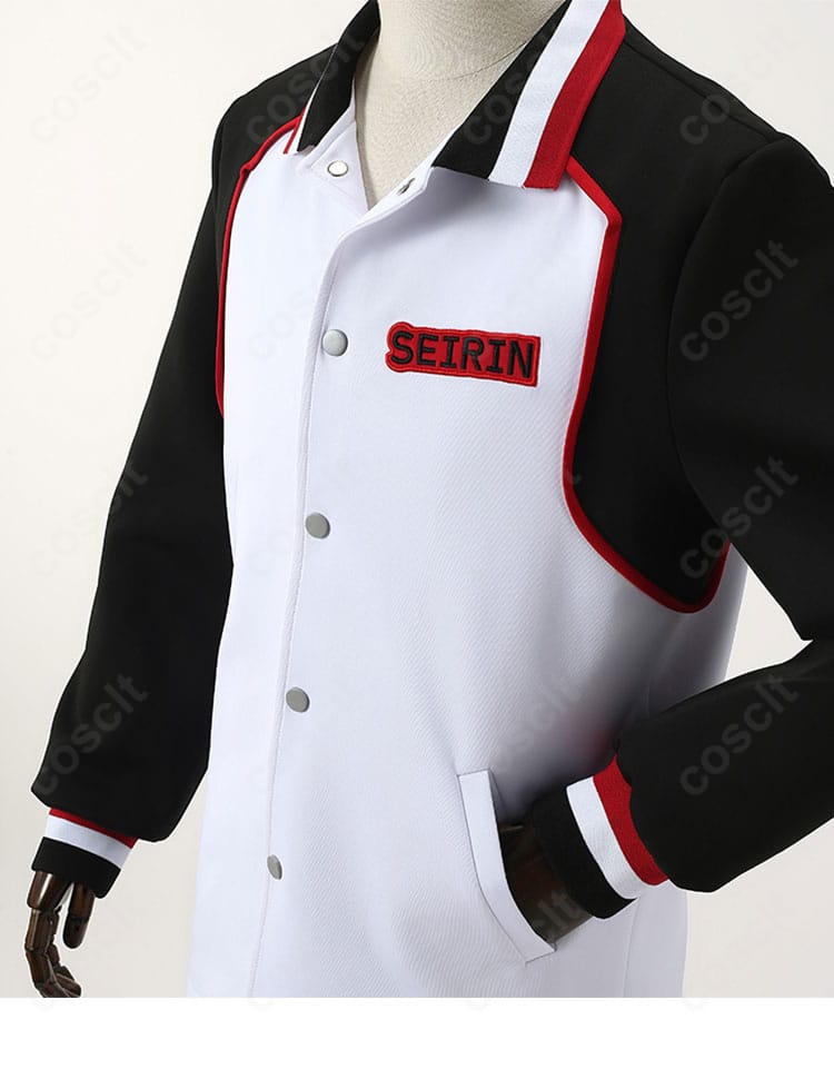 誠凛高校ジャージのサイド装飾。側面ラインと切替パネルの縫い目、質感を捉えたクローズアップ画像