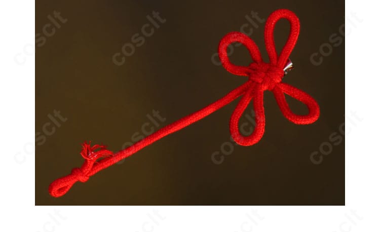 山城恋コスプレ衣装の赤いアクセサリーパーツ。差し色が全体のゴージャス感を強化。