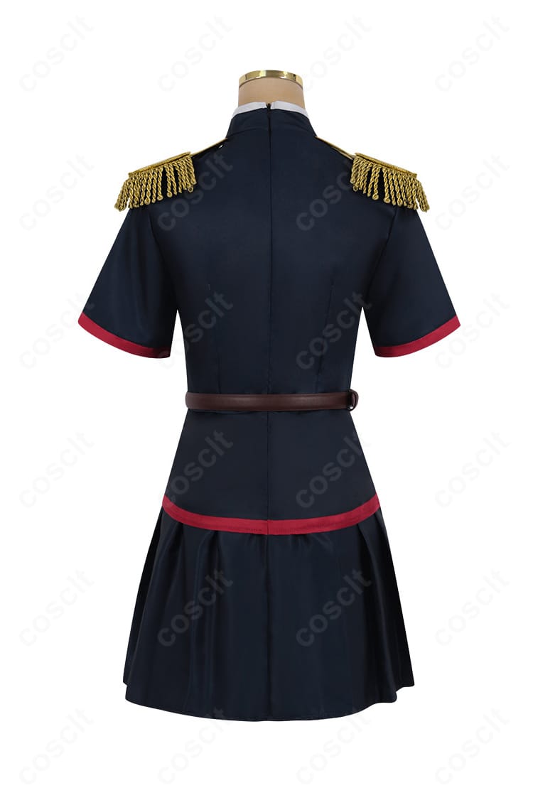 東 日万凛 コスプレの背面図。後中心ファスナーと裾のラインを確認