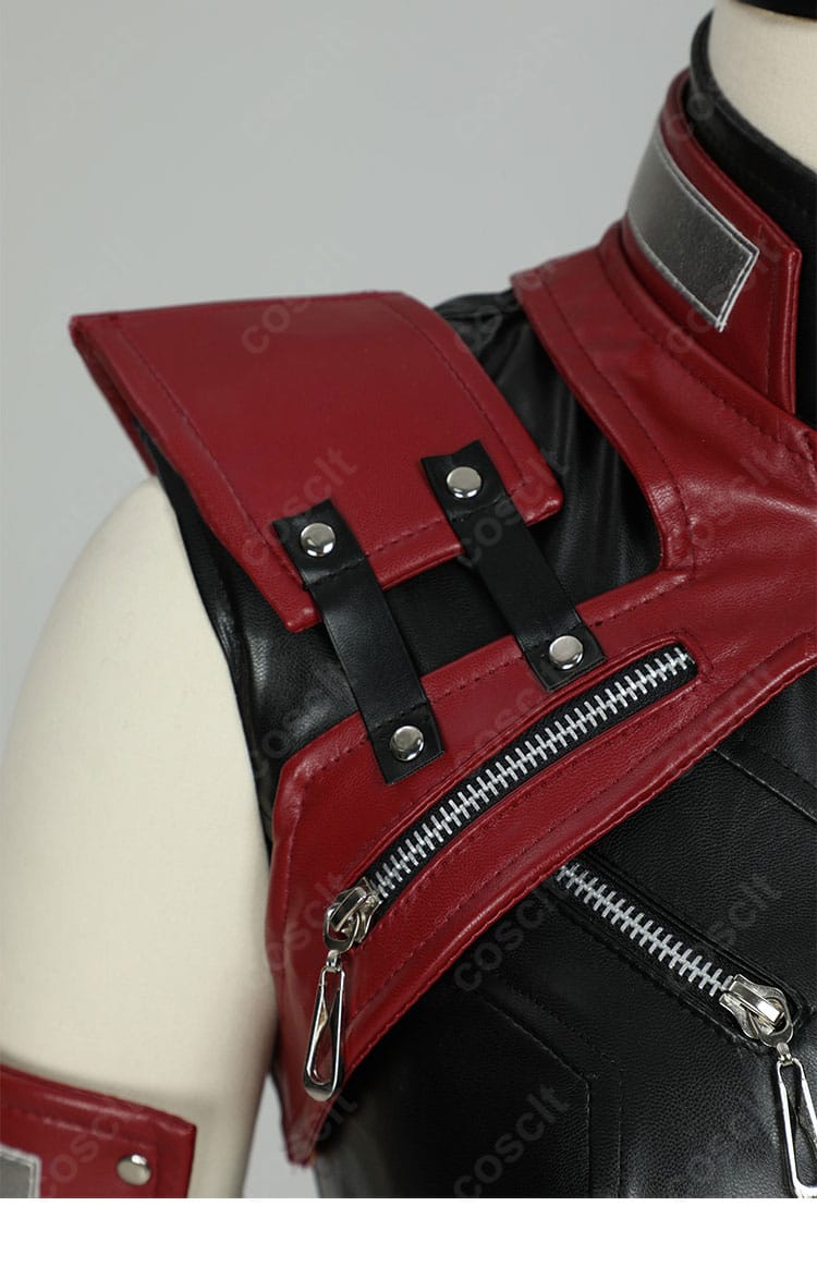 エアリス・ゲインズブール衣装 肩装飾アップ。立体的な肩の作りとエレガントな飾りを強調。