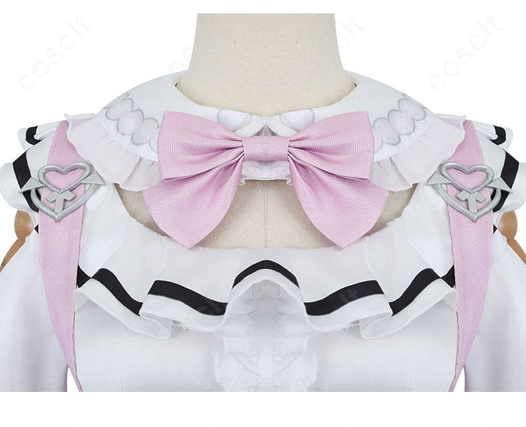 湊あくあ コスプレ衣装の蝶結びディテール。幅広リボンの質感と形状のクローズアップ