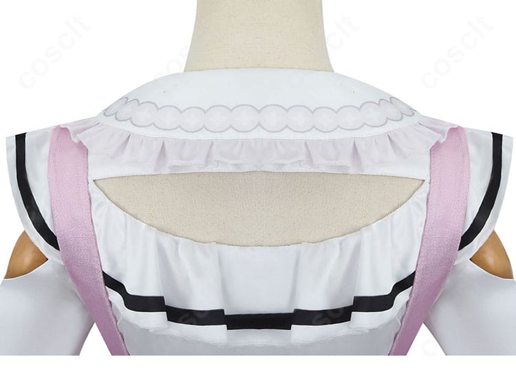 湊あくあ コスプレ衣装の上衣背面ディテール。背中の切替とフリル位置を確認